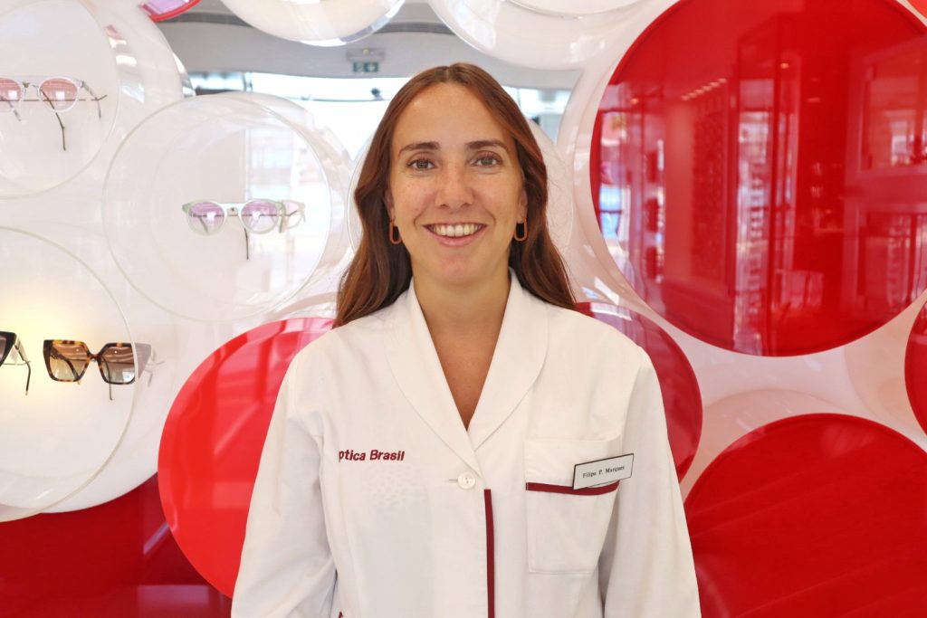 Filipa Pereira (4ª geração), filha de Paula Pereira, juntou-se ao negócio da família após terminar o curso de Optometria.